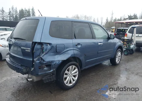 2011 Subaru Forester 2.5X Limited из США, поврежденный, VIN JF2SHAECXBH771386